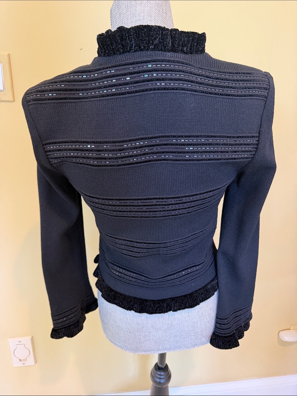 St. John Jacket - Picture 4 of 8